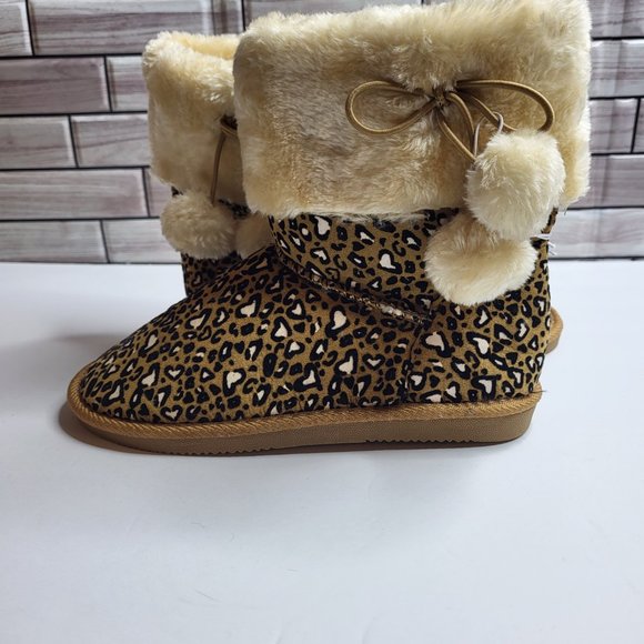 New US Sport Shoe Girls Size 2 Moccasin‎ Style Boot Leopard Print Faux Fur Comfy - Picture 5 of 10